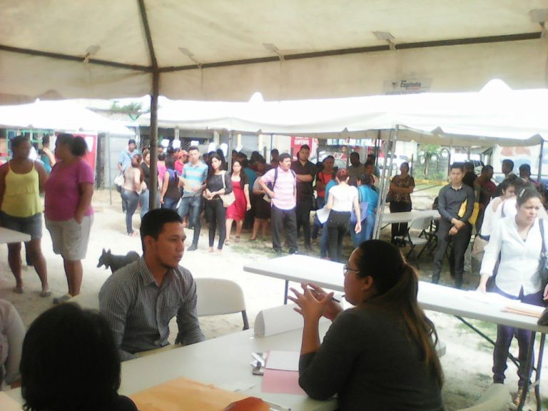 Sampedranos se inscriben en el Servicio Nacional de Empleo