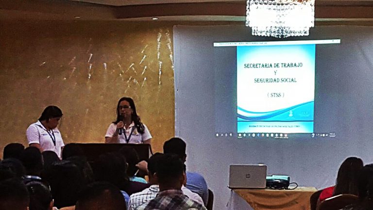 Charla sobre relaciones de trabajo imparte regional de La Ceiba