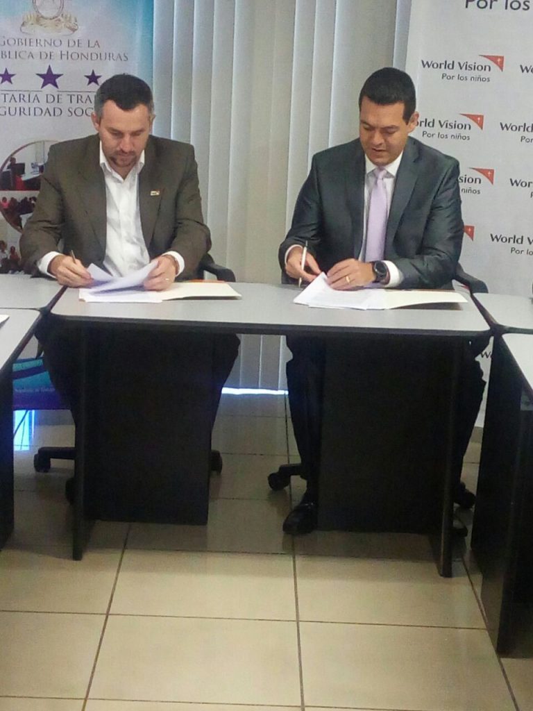 Con moderno equipo modernizan departamento de inspección, en Secretaria de Trabajo