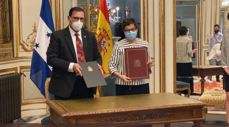 Gobierno logra acuerdo para dar trabajo temporal a hondureños en España