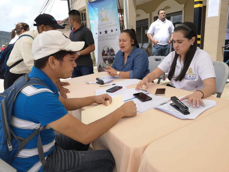Secretaría de Trabajo confirma que se otorgarán nuevas plazas de trabajo temporal legal en los Estados Unidos