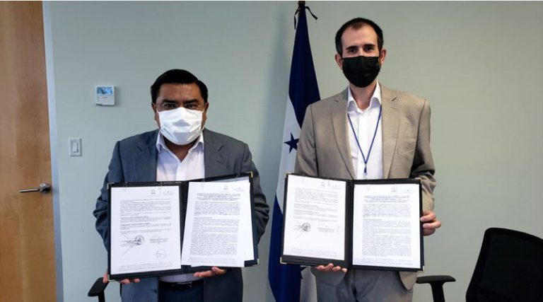 Secretaría de Trabajo y Buildings and Builders firman acuerdo para reclutamiento de mano de obra hondureña