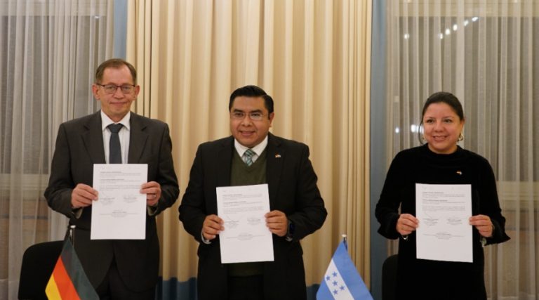 Secretaría de Trabajo: Firma convenio de formación para que hondureños trabajen legalmente en Alemania