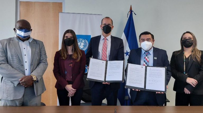 Secretaría de Trabajo y el PNUD acuerdan estrategia de formación en derechos humanos para pueblos indígenas y afrodescendientes