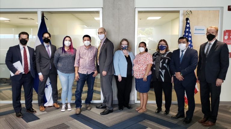 Ministro de trabajo se reúne con misión estadounidense para fortalecer el trabajo temporal en el extranjero