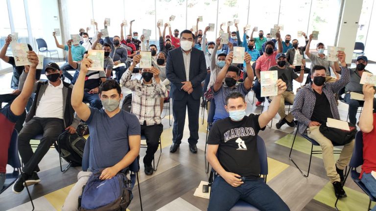 Nuevo grupo de hondureños viajará a España para trabajar de manera temporal y legal