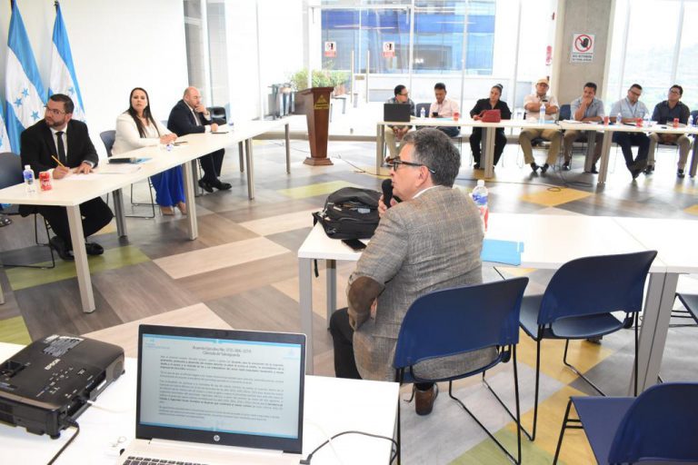 Abierta Mesa de Negociación de Salario Mínimo para Sector Maquila