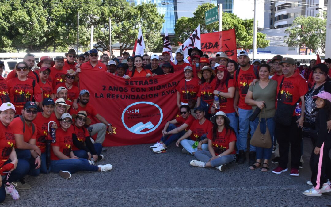 Presencia total de SETRASS en la marcha por el Segundo Aniversario de la Presidencia de Xiomara Castro Sarmiento