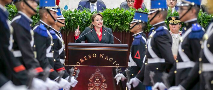 Orden y Respeto en la Instalación de la Tercera Legislatura ante la presencia de Xiomara Castro Sarmiento de Zelaya