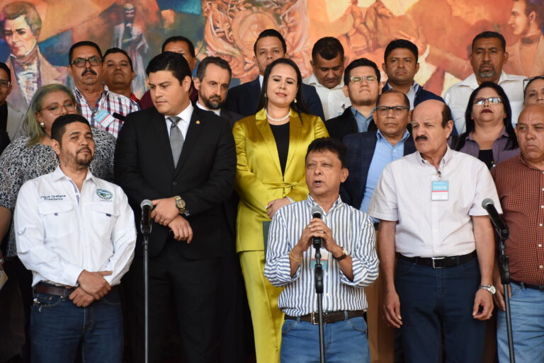 Histórico Acuerdo para Aumento de Salario Mínimo a Empleadas y Empleados del Sector Público