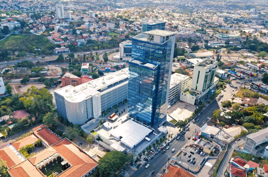Apertura a acceso al sexto piso en el Cuerpo Bajo B